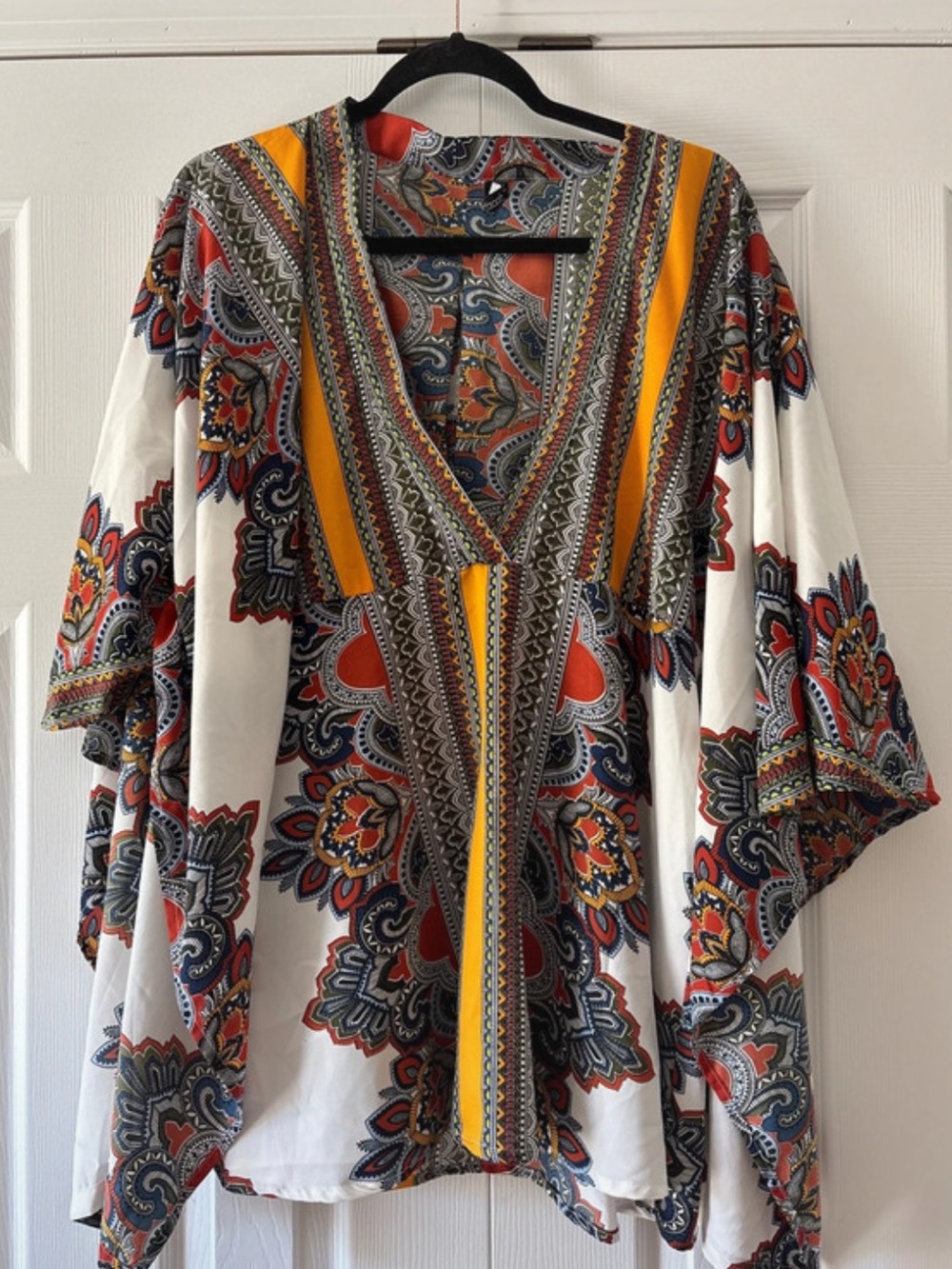 Boho Floral Print V-Neck Kimono Top in White and Mustard